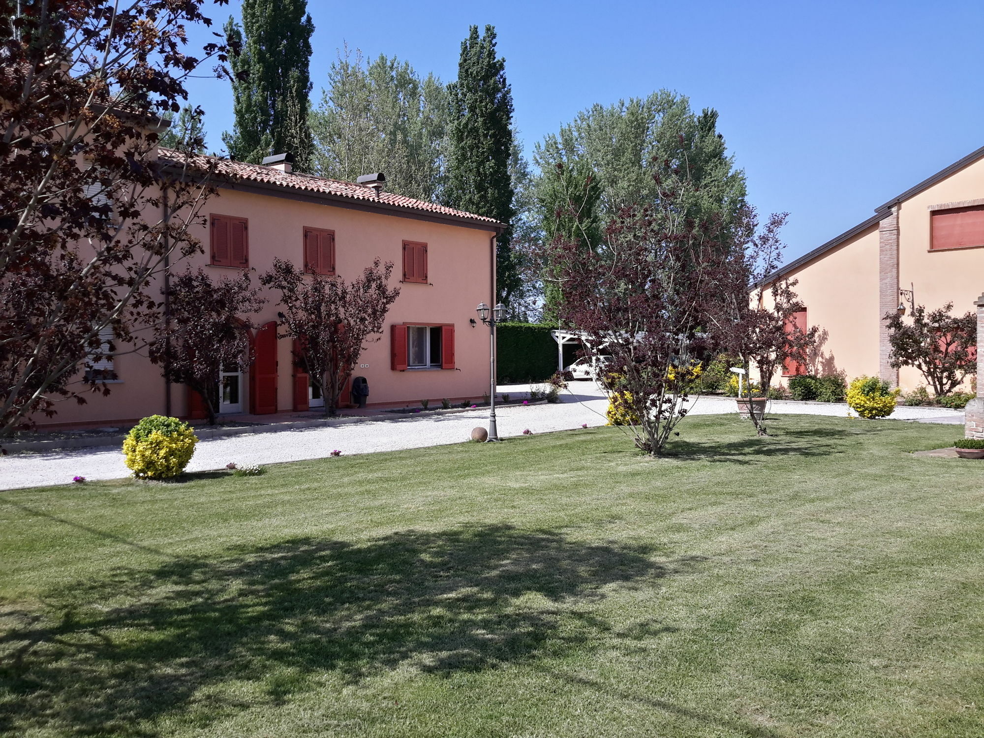 Lama Di Valle Rosa Hotel Ferrara Exterior photo